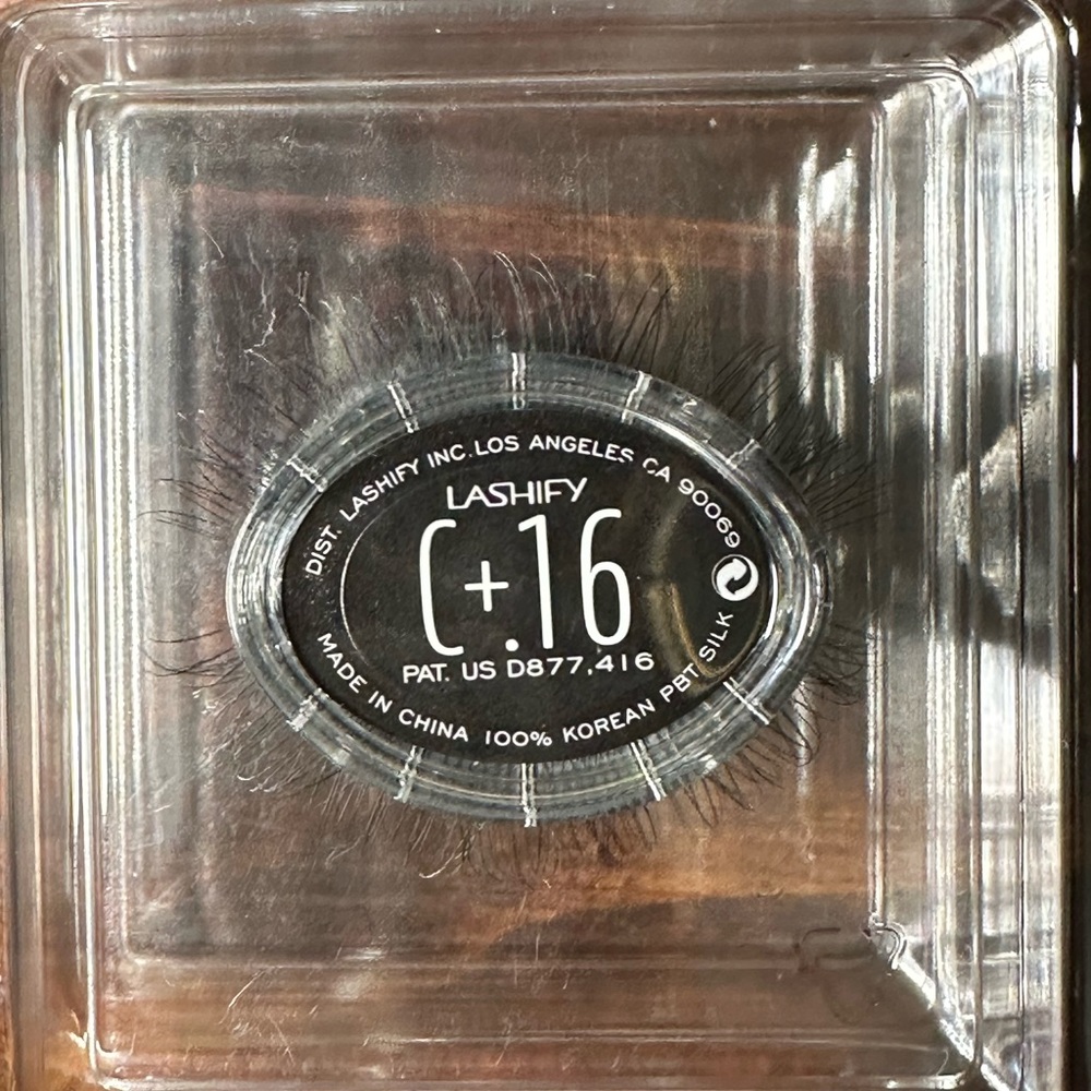 Lashify - C+16 - Black